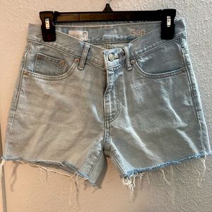 Gap Mid rise boyfriend fit shorts